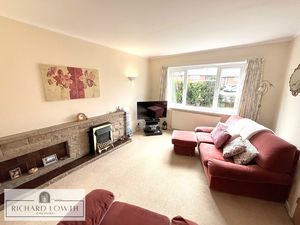 Lounge- click for photo gallery